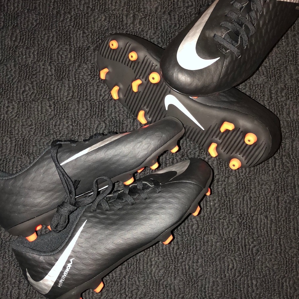 ⚡️FLASH SALE⚡️ New Nike soccer cleats